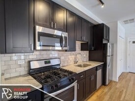 Building Photo - 4628 N Leavitt St