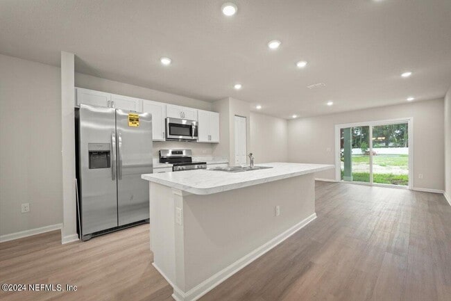 Building Photo - 844 Hartshill Pl