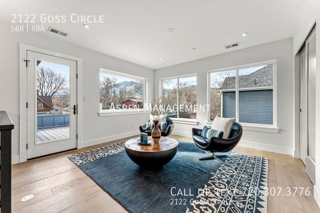 Building Photo - 2122 Goss Cir W