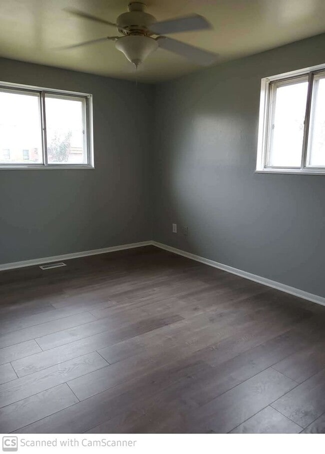 Building Photo - Beautiful, spacious 3 bed 2 bath home in E...