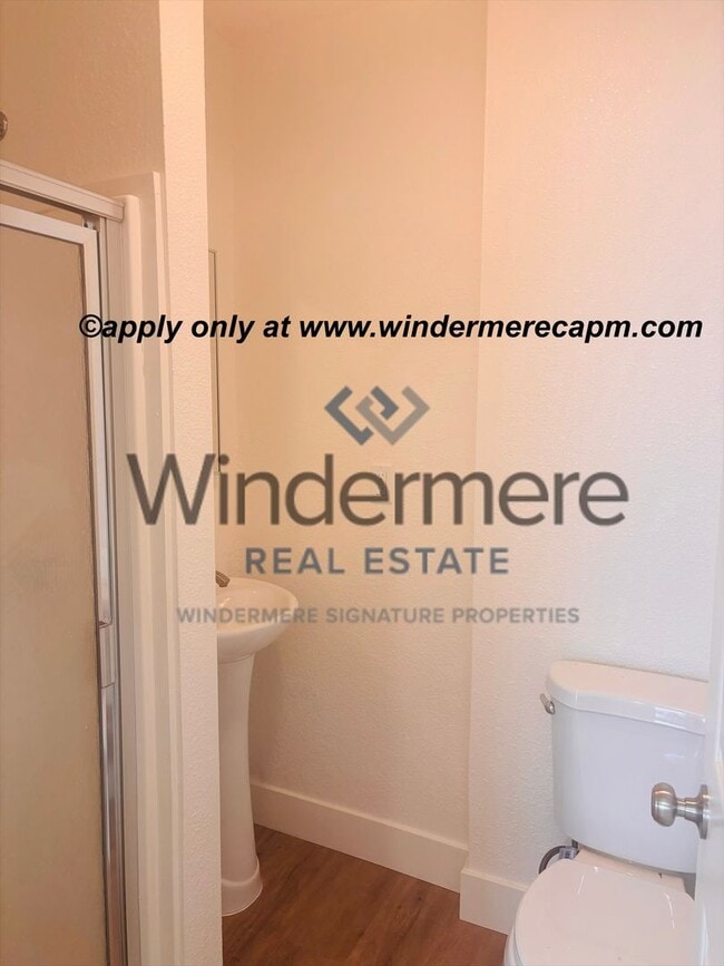 Building Photo - Beautifully Remodeled 3 Bedroom, 2 Bath Home on Large Lot Available NOW!