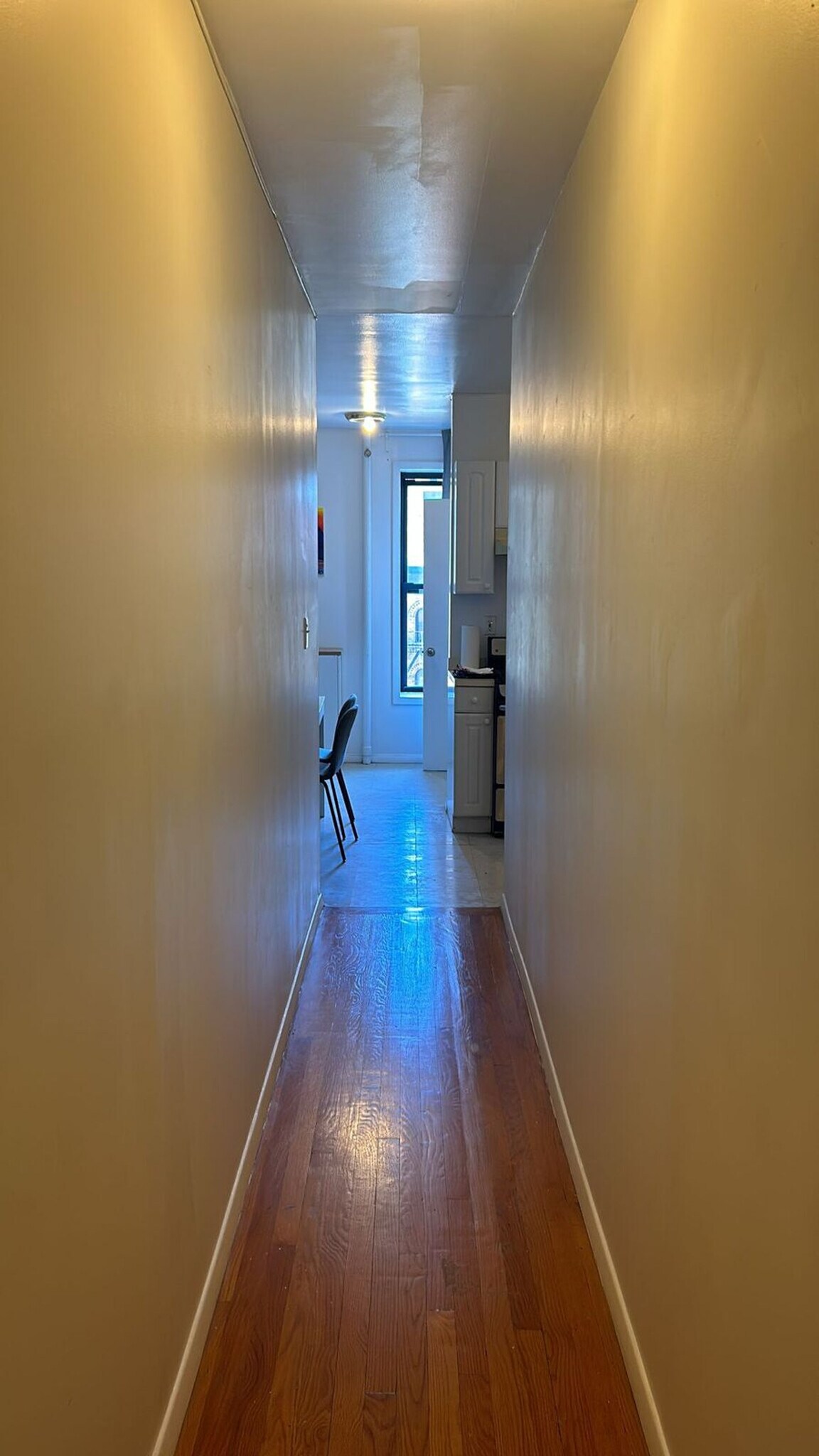 Building Photo - 224 E 95th St