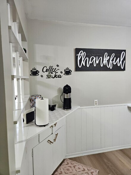 Building Photo - 3010 S 46th Ave