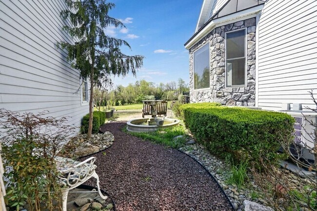 Building Photo - 13641 Breezy Meadow Ln