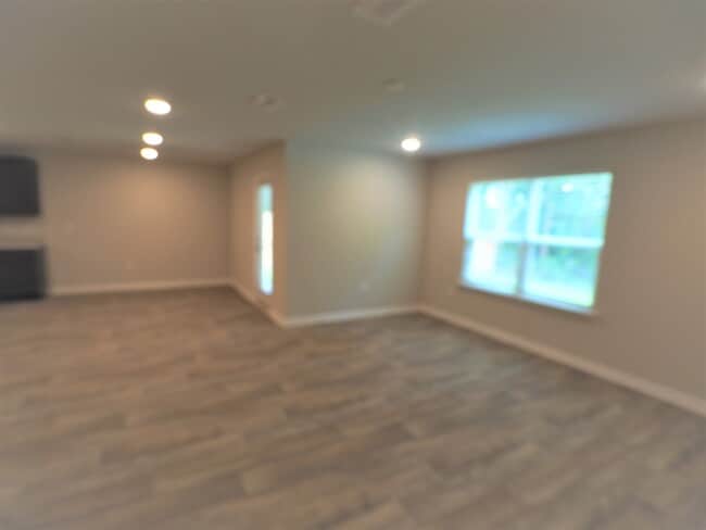 Building Photo - 4 Bedroom home with community pool!