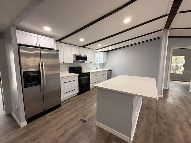 Building Photo - 8824 Overlook Dr