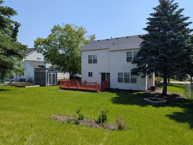 Building Photo - 417 Calgary Way