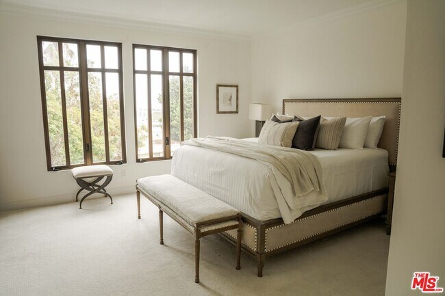 Building Photo - 11847 Gorham Ave