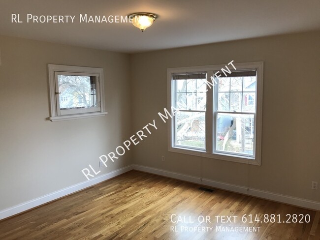 Building Photo - Renting for the 25-26 school year-Spacious...