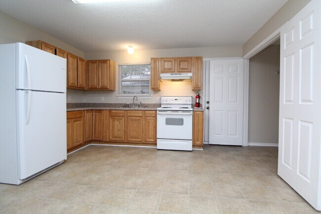 Building Photo - Updated 3BR Patio Home in Brownsville with Open Living Layout, Interior Laundry, Easy-Care Yard &...