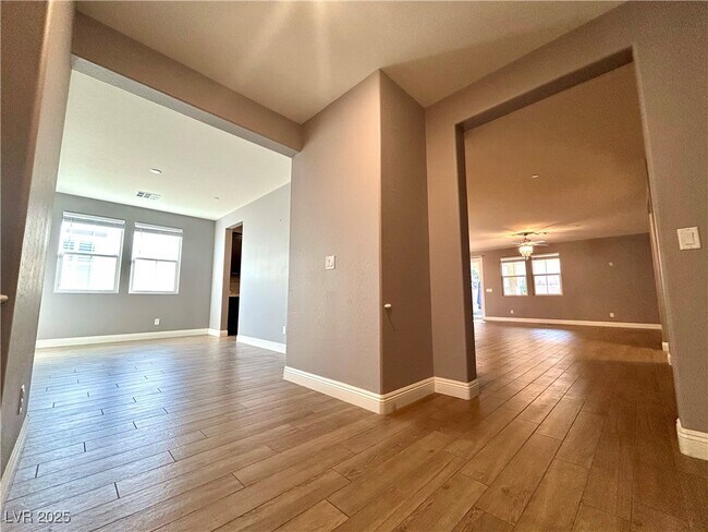 Building Photo - 2927 Ventana Ridge Ave