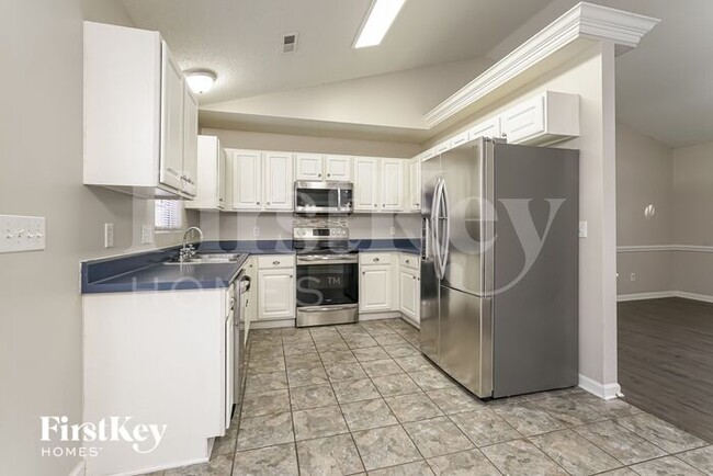 Building Photo - 940 Londonderry Dr