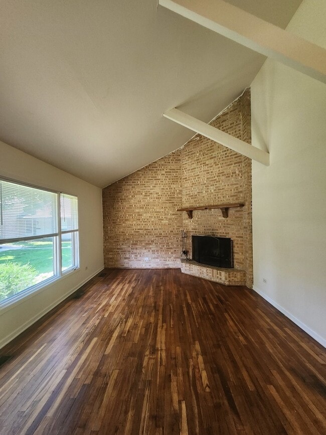 Building Photo - 710 Concord Ln