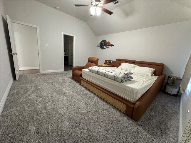 Building Photo - 15515 Sailpoint Ln