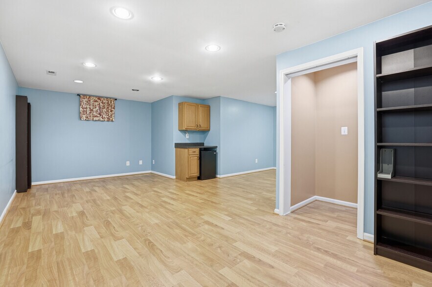 Building Photo - 8341 Marketree Cir