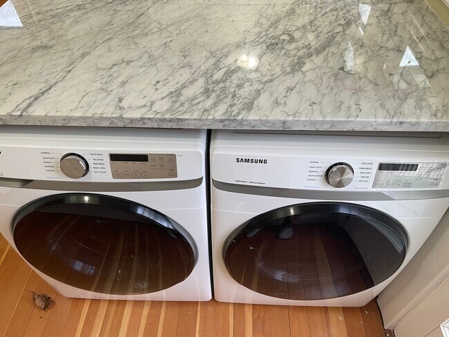 Building Photo - 326 U St