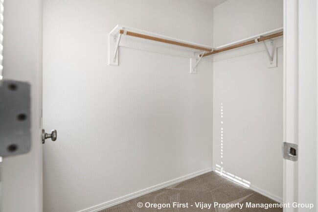 Building Photo - 17097 SW Glen Park Ct