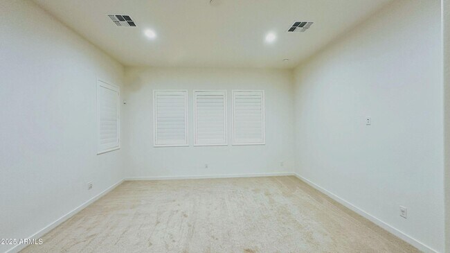 Building Photo - 10045 E Talon Ave