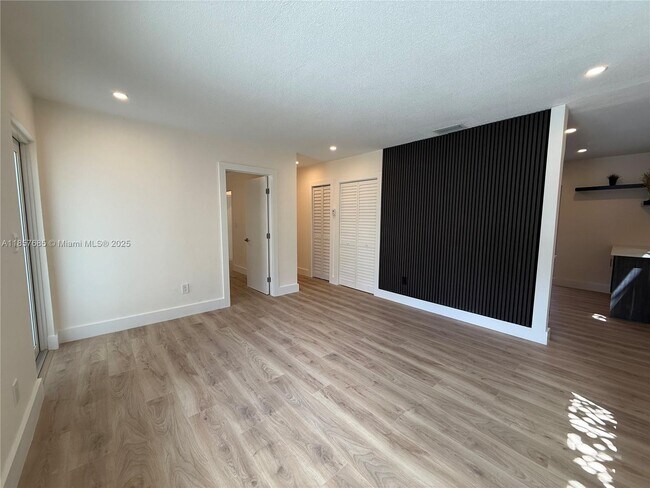 Building Photo - 1243 NW 25th St