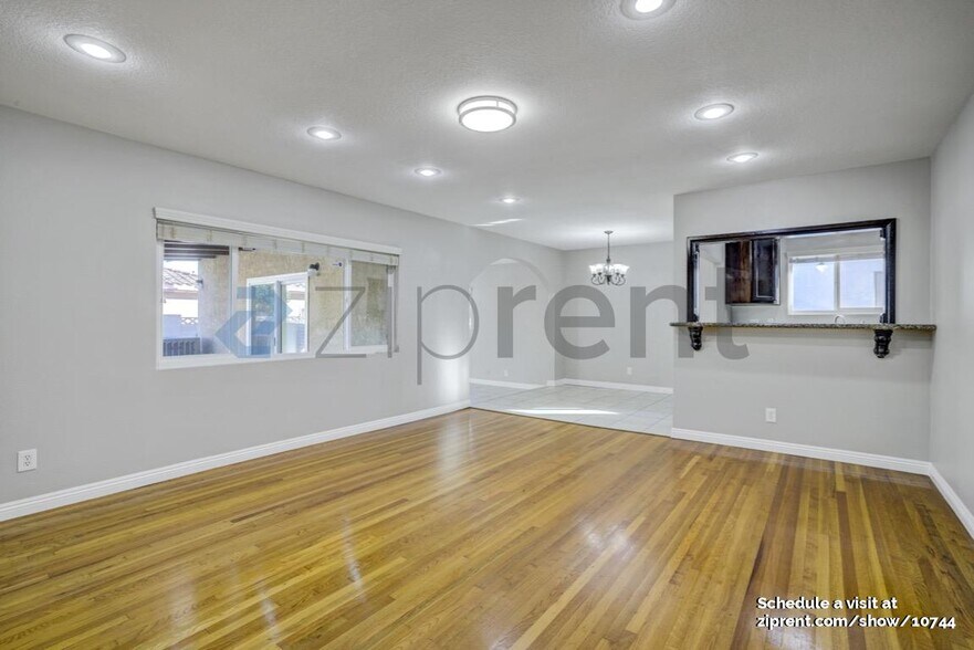Building Photo - 16422 McRae Ave