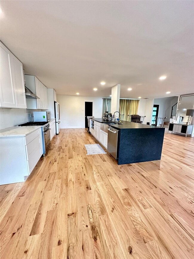 Building Photo - 7806 Rolling Acres Dr