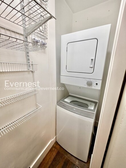 Building Photo - 55 Delmont Dr NE