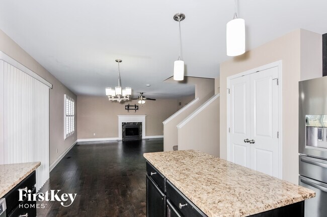 Building Photo - 678 Lost Canyon Blvd