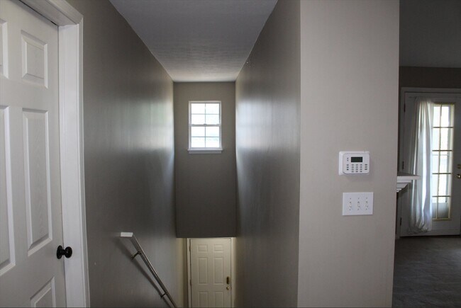 Building Photo - 14943 Lenox Dr