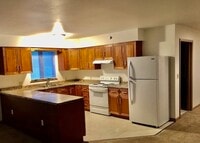 Building Photo - 4600 S Packard Ave