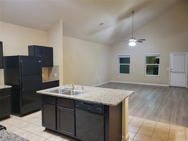 Building Photo - 11112 Dawes Pl