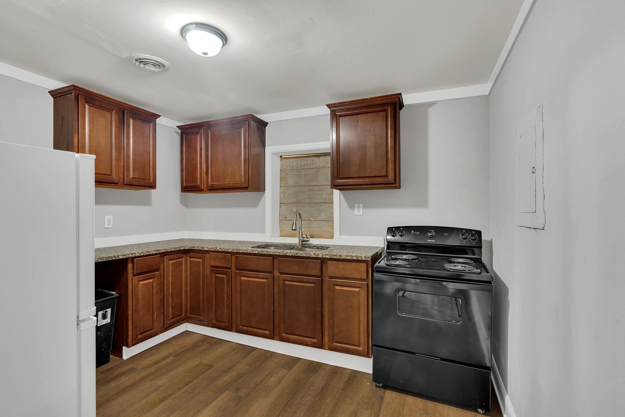 Building Photo - 3405 Gwen Dr