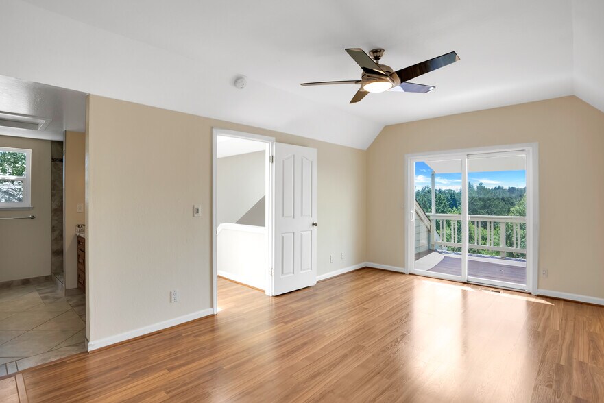 Building Photo - 813 Isbel Ct