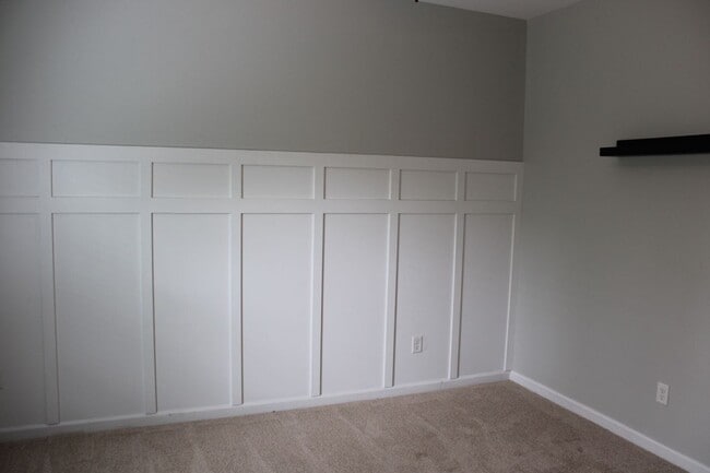 Building Photo - Spectacular Townhouse!  "ASK ABOUT OUR ZER...