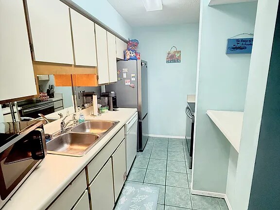 Building Photo - 17614 Front Beach Rd