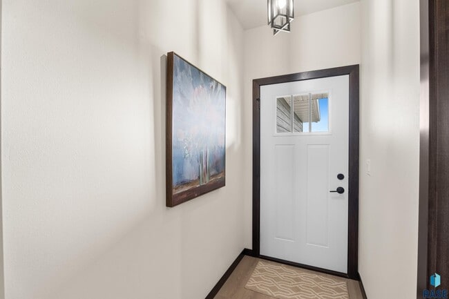 Building Photo - 1113 S Foss Ave