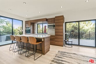 Building Photo - 2315 Loma Vista Pl