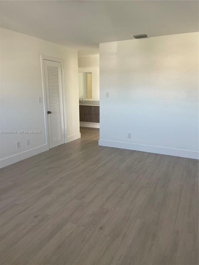 Building Photo - 8947 SW 149th Pl