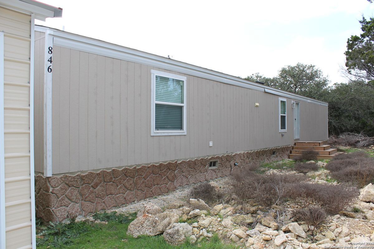 Building Photo - 846 Inglewood Dr