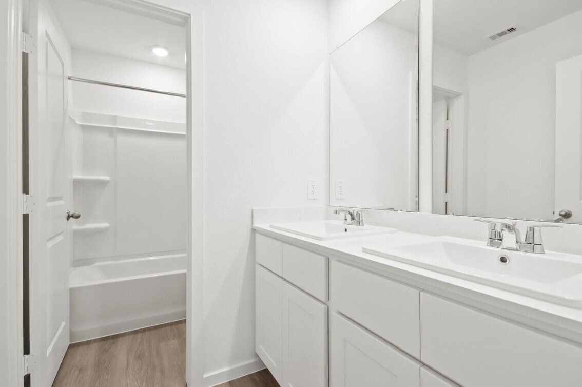 Building Photo - 233 Cal Ford Dr