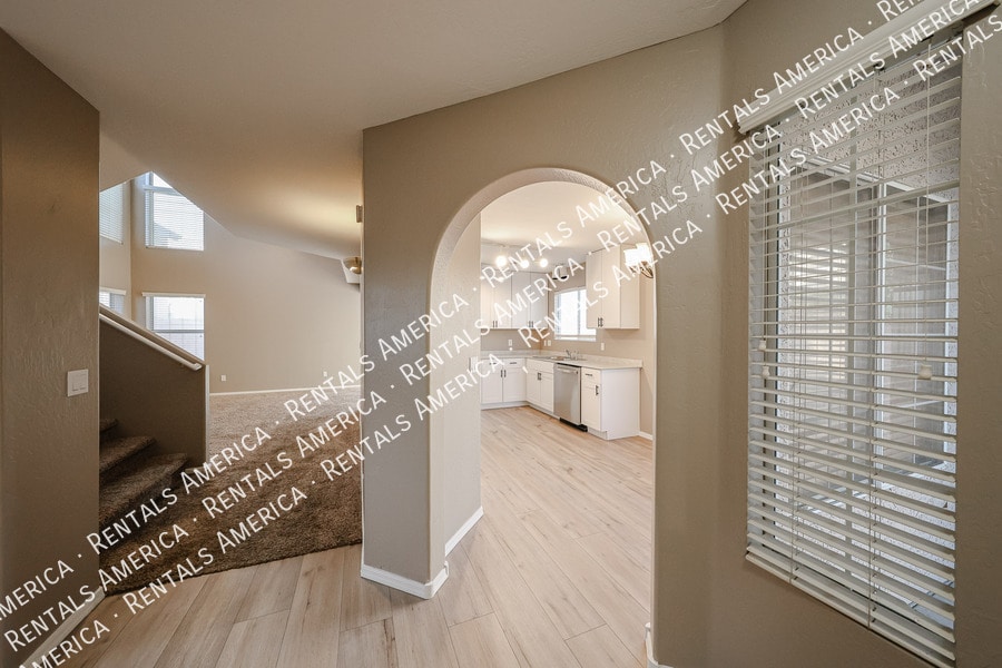 Building Photo - 3719 E Inverness Ave