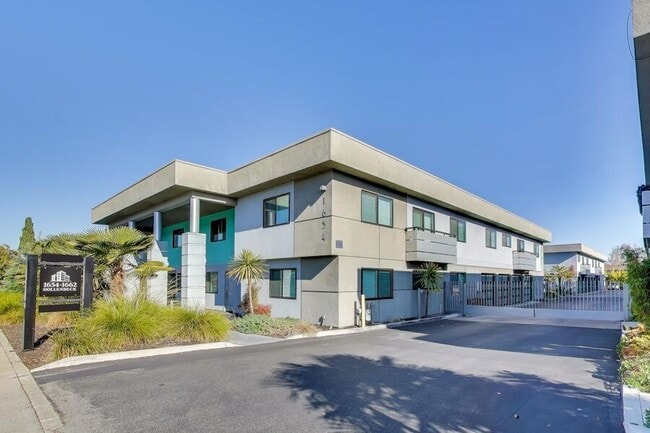 Building Photo - 1662 Hollenbeck Ave