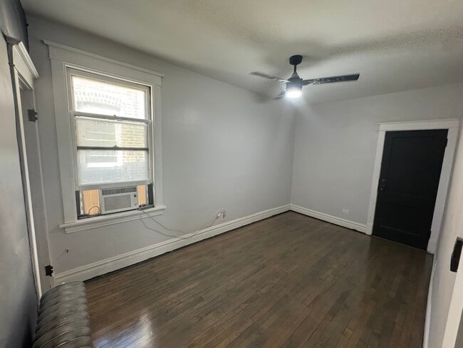 Primary bedroom - 736 N Homan Ave