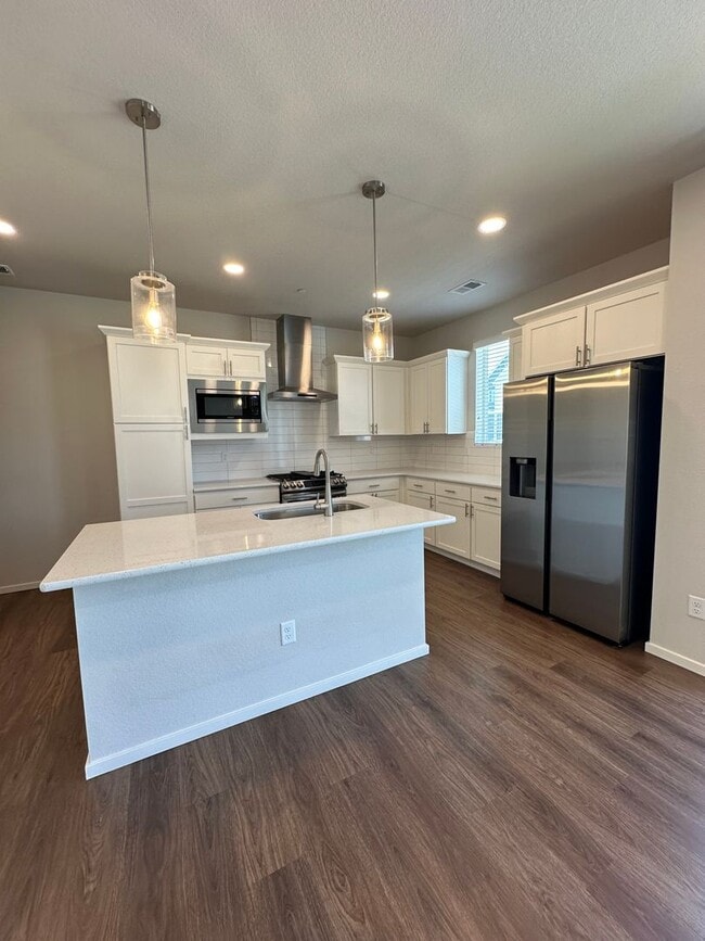 Building Photo - 4888 Denys Dr.