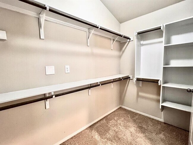 Building Photo - 7811 Dakota Cir