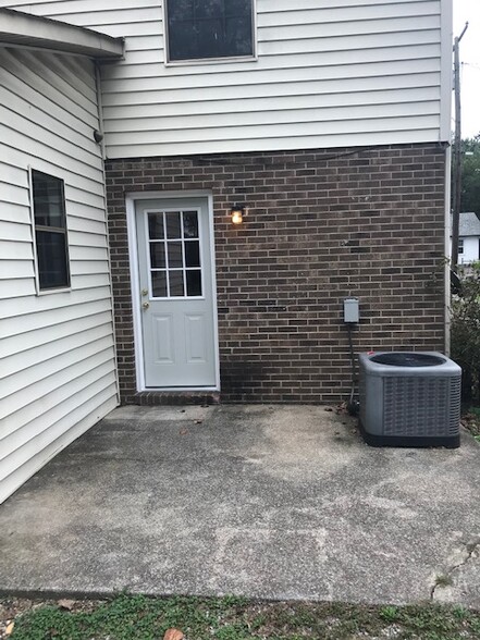 Patio Area - 1127 Leaf Ave