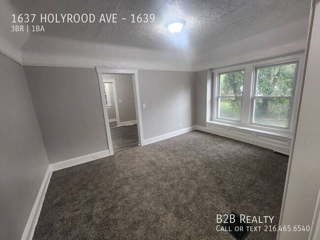 Building Photo - 1637 Holyrood Rd