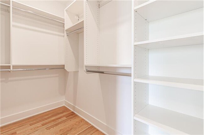 Building Photo - 2457 W Logan Blvd