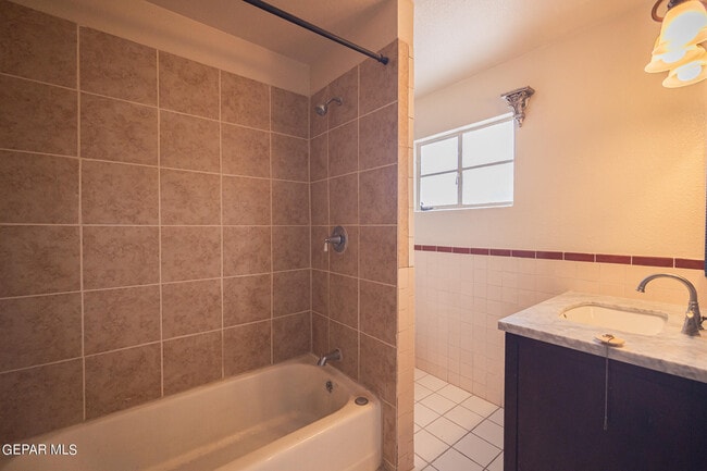 Building Photo - 1504 Nueces Way