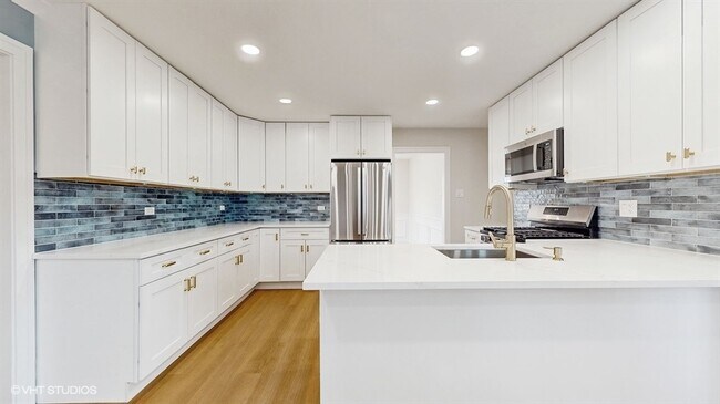 Building Photo - 15405 Tulip Ct