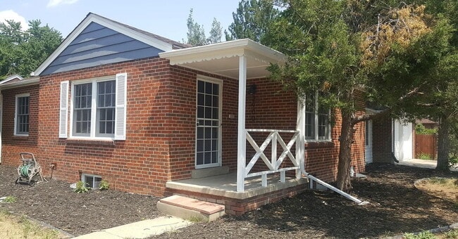 Primary Photo - Spacious 5-Bedroom Gem on Locust Street – ...